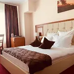 Hotel Athos City Residence 3*
